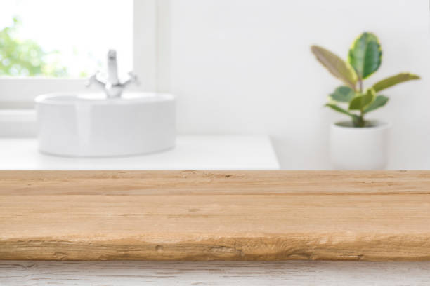 Baño con madera reciclada